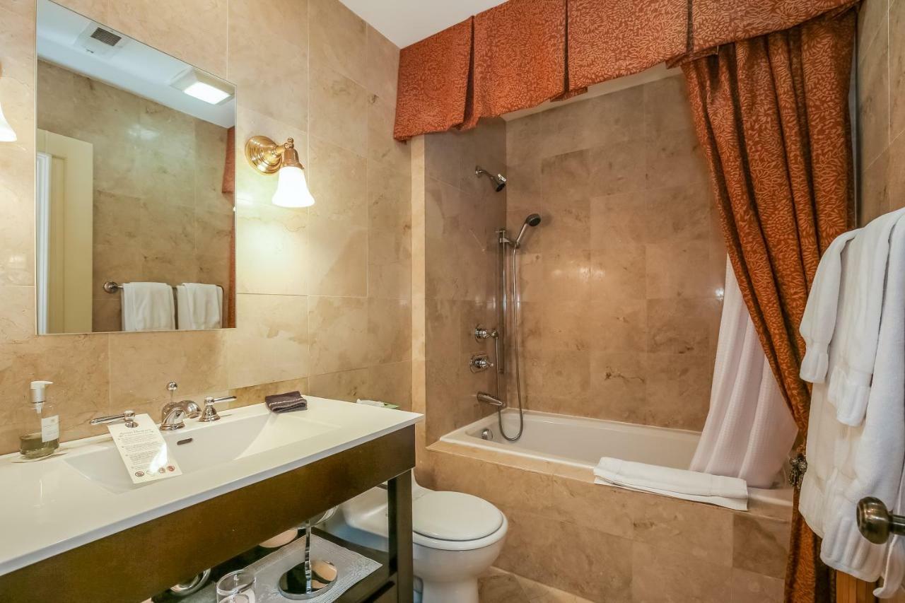 オーク・パーク ハーベイ ハウス ベッド アンド ブレックファスト Bed & Breakfast エクステリア 写真