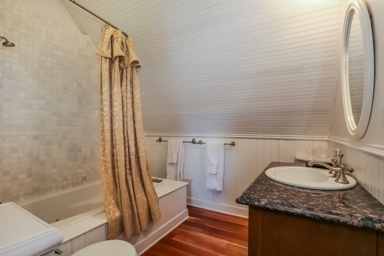 オーク・パーク ハーベイ ハウス ベッド アンド ブレックファスト Bed & Breakfast エクステリア 写真